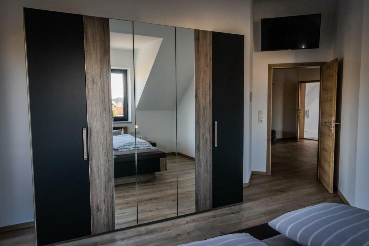 Landhaus Ferienwohnungen Mit Pool Und Wellness Neukirchen-Balbini Екстериор снимка