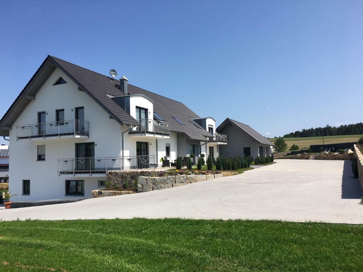 Landhaus Ferienwohnungen Mit Pool Und Wellness Neukirchen-Balbini Екстериор снимка