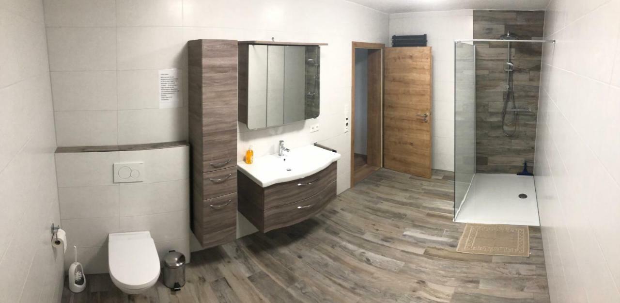 Landhaus Ferienwohnungen Mit Pool Und Wellness Neukirchen-Balbini Екстериор снимка